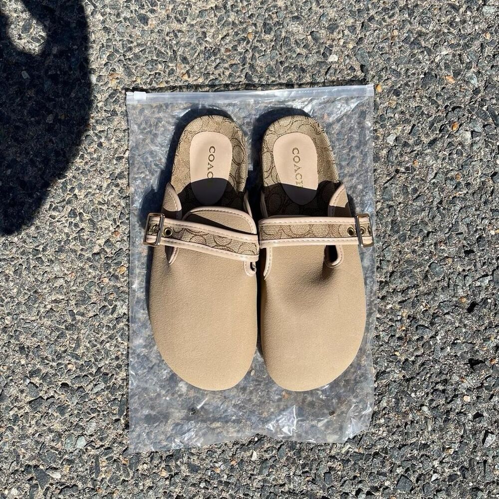 Unbranded Women's Tan and Cream Clogs